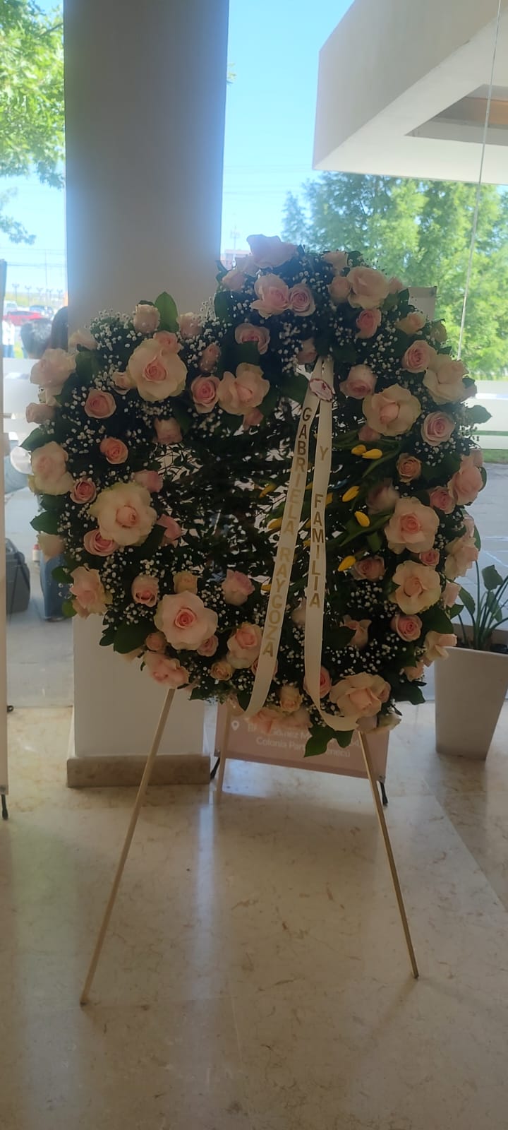 Corona Rosas del Recuerdo