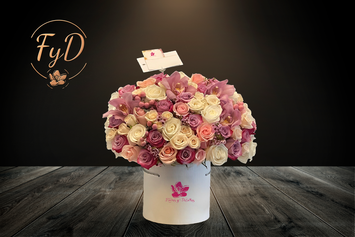 Caja Merlín con tulipanes, rosas y orquídeas