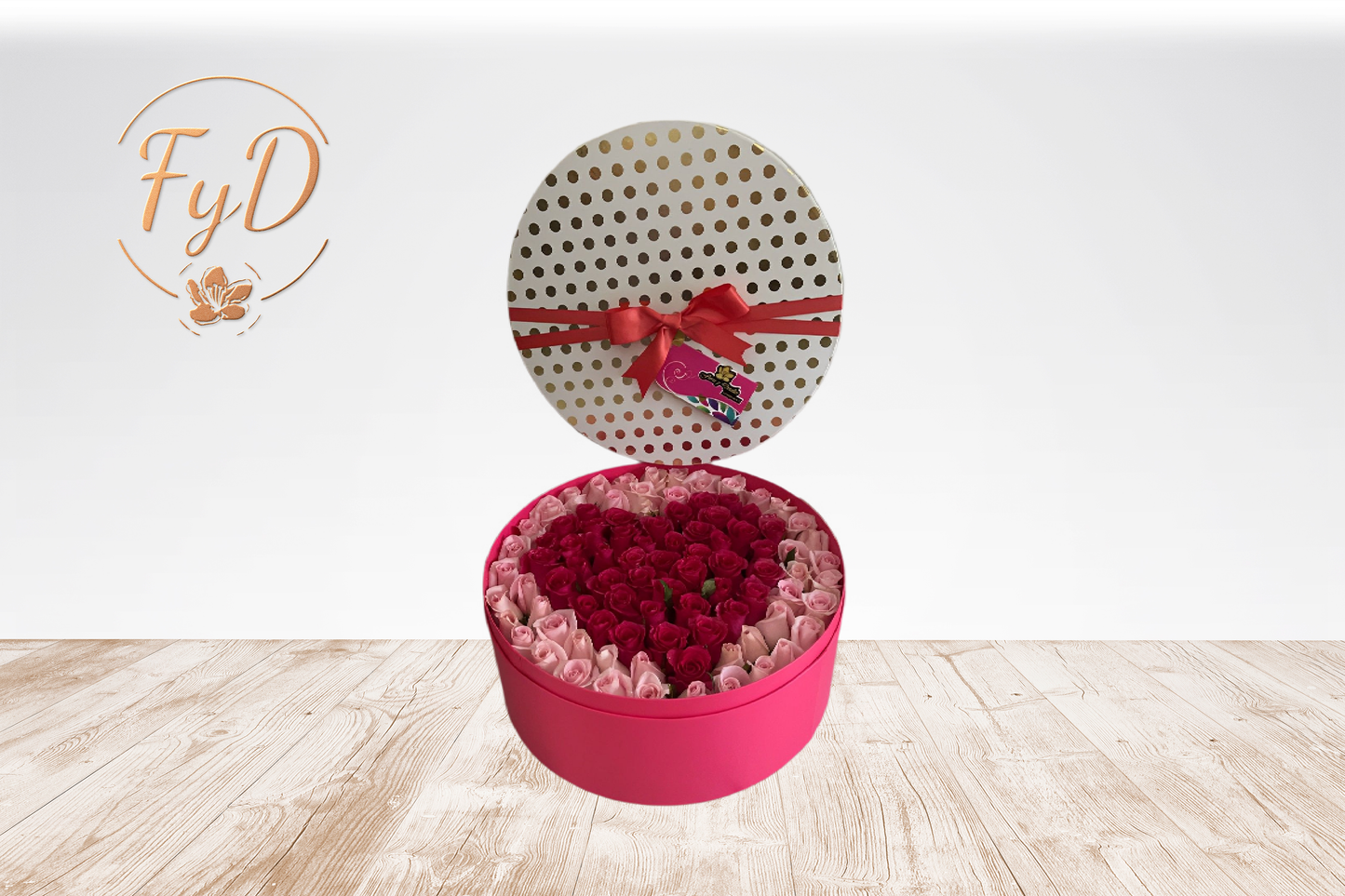 Caja de corazón de 100 rosas.