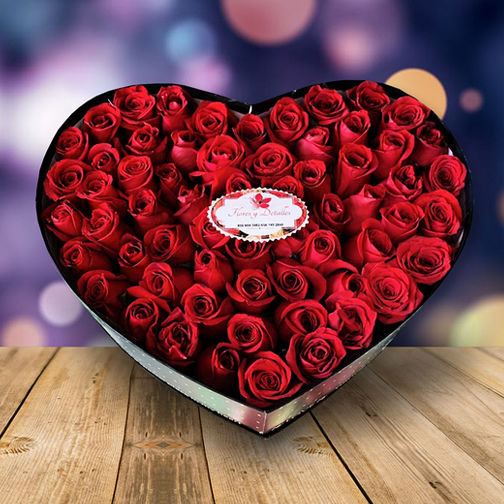 Caja en forma de corazón con 48 rosas