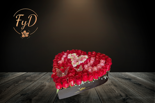 Caja corazon I Love You, 100 rosas