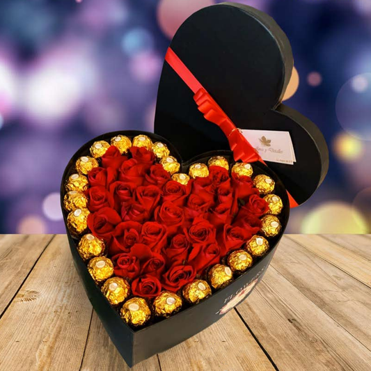 Corazon sorpresa con 30 rosas y 25 chocolates